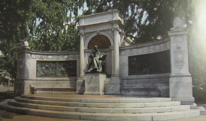 Мемориал С.Ганеману в Вашингтоне